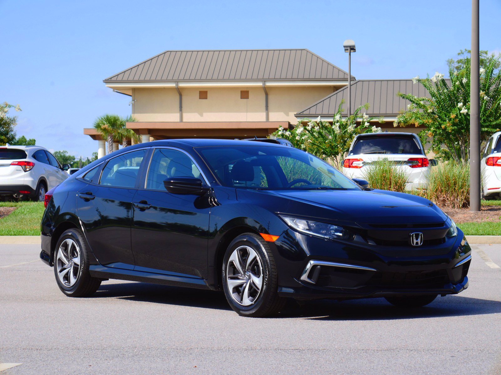 Pre-Owned 2019 Honda Civic LX FWD 4D Sedan