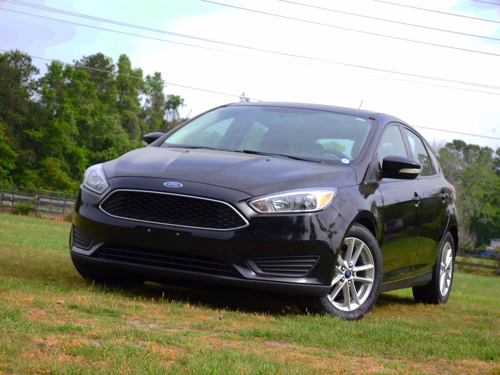 Pre-Owned 2016 Ford Focus SE FWD 4D Hatchback