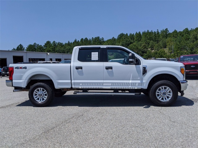 Pre-Owned 2017 Ford F-250SD XLT 4WD 4D Crew Cab