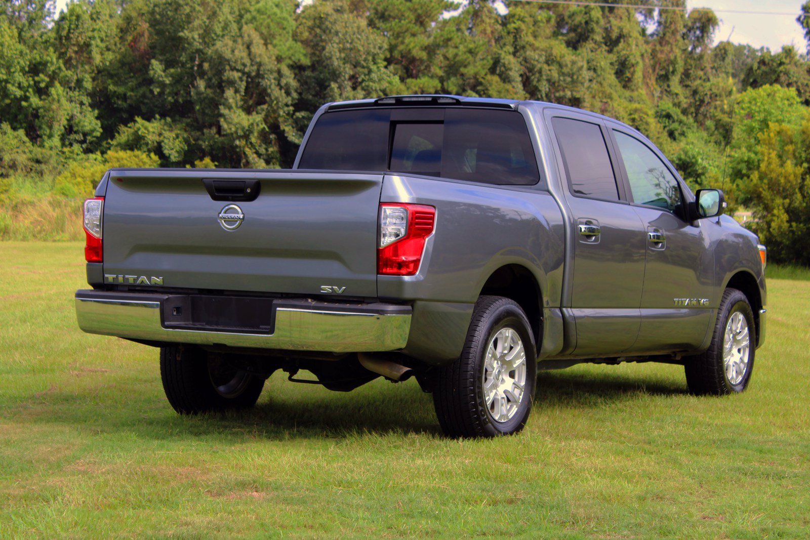 Pre-Owned 2018 Nissan Titan SV 4WD 4D Crew Cab