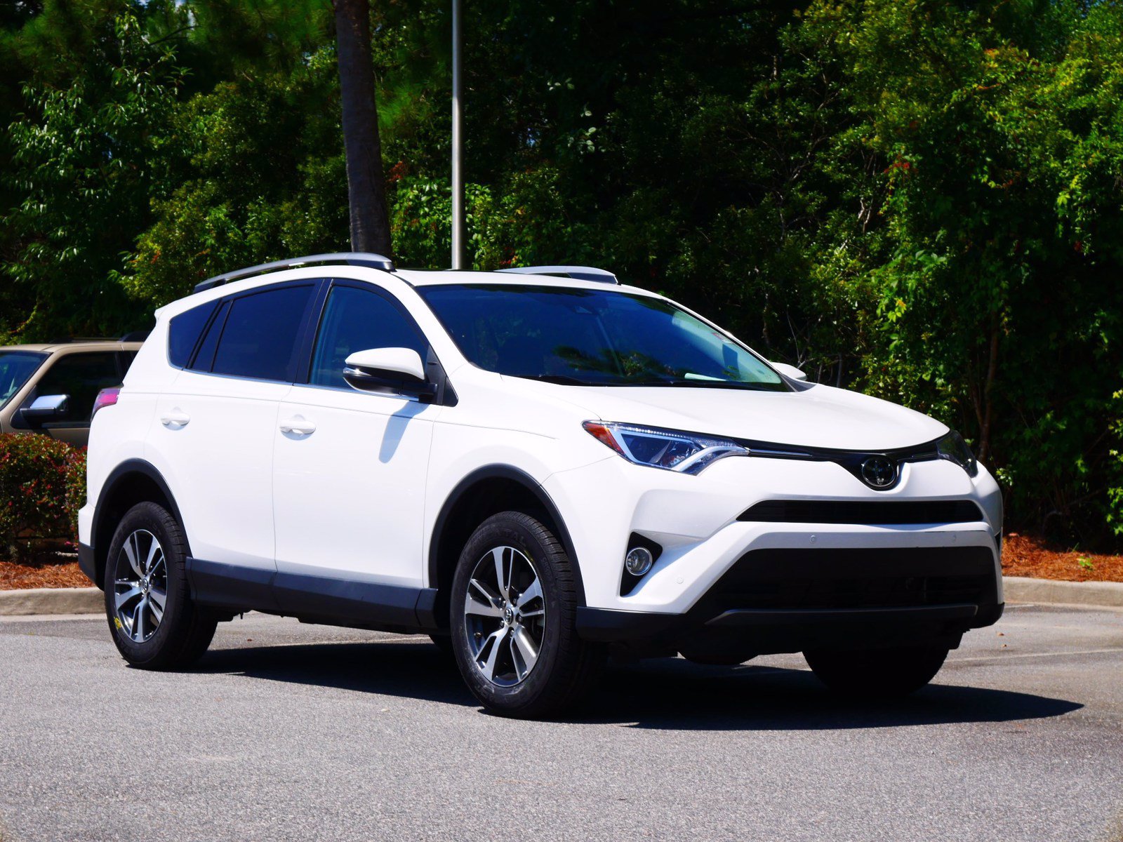 Certified Pre Owned 2017 Toyota RAV4 XLE FWD 4D Sport Utility