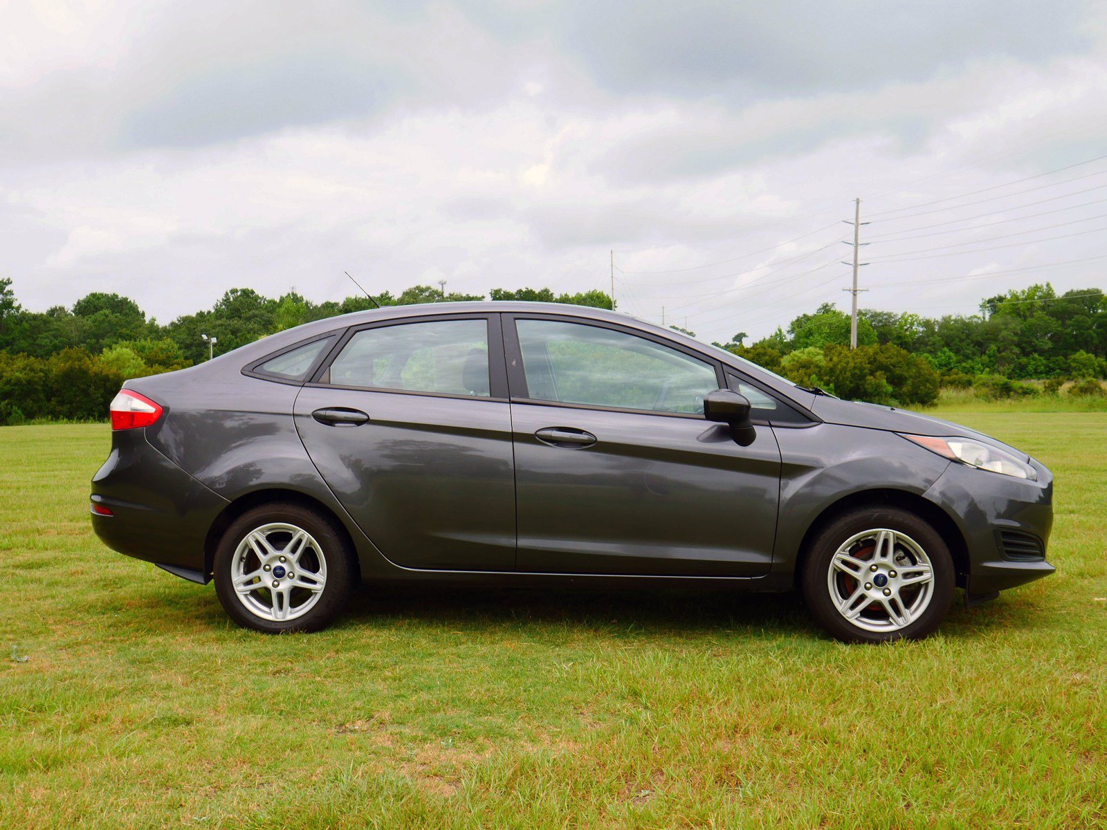 Ford fiesta sedan