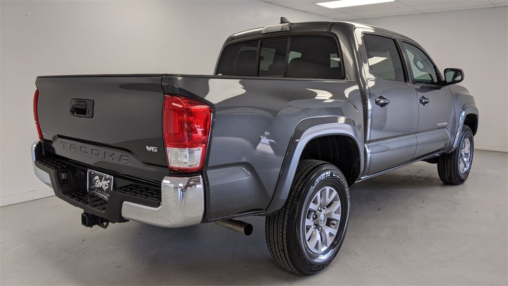 Pre-Owned 2016 Toyota Tacoma SR5 RWD 4D Double Cab