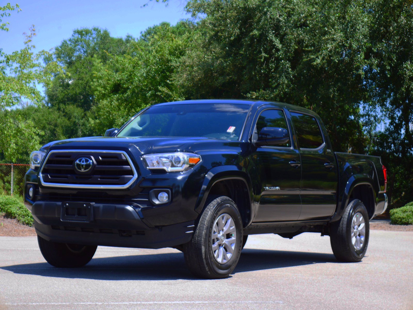 Pre-Owned 2018 Toyota Tacoma SR5 RWD 4D Double Cab