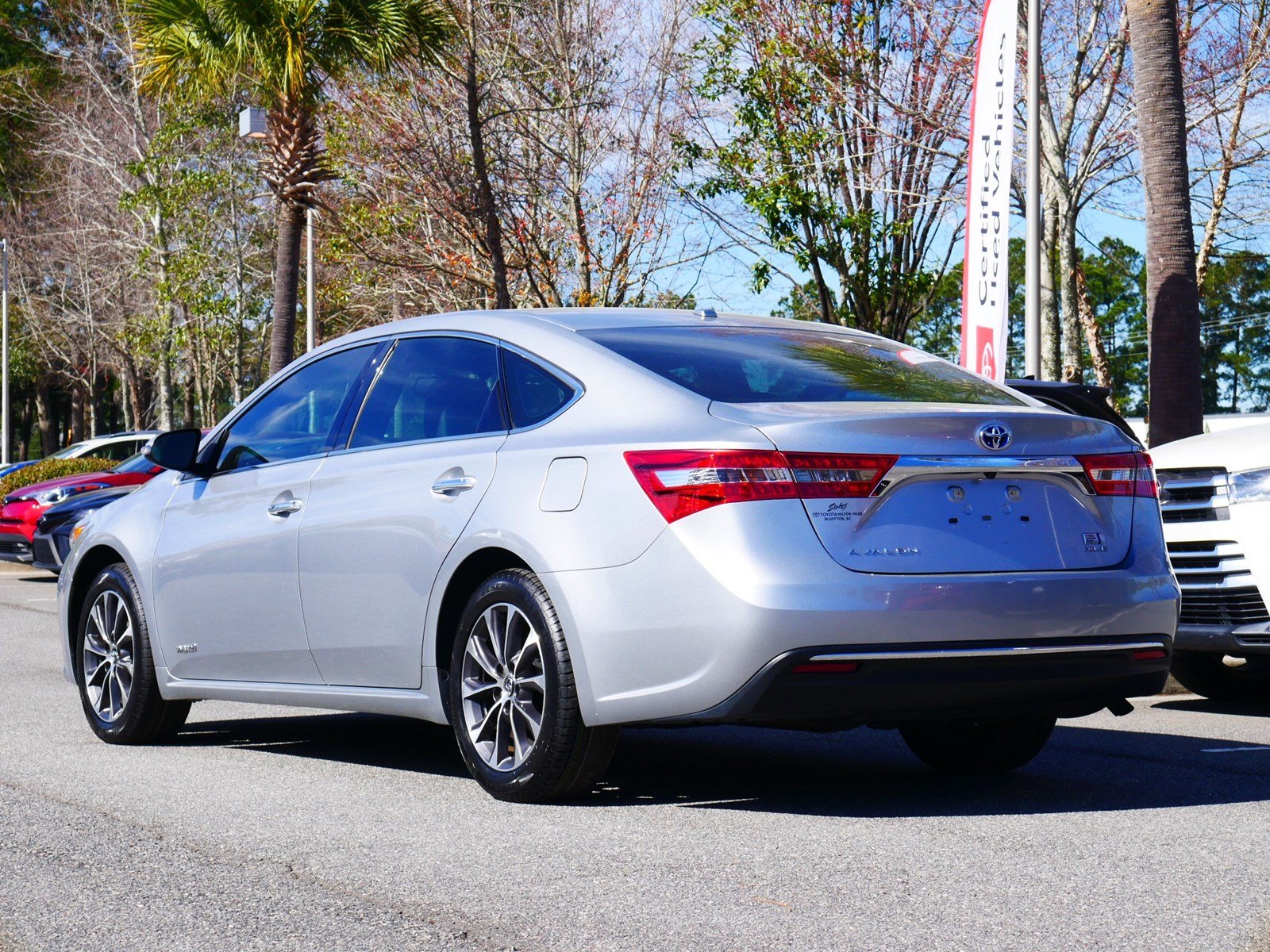 PreOwned 2016 Toyota Avalon Hybrid XLE Premium FWD 4D Sedan