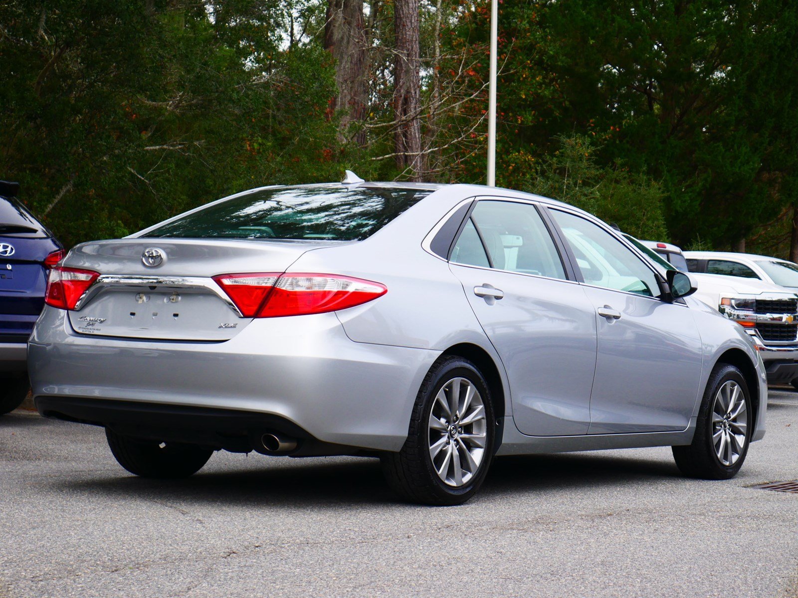 Pre-Owned 2017 Toyota Camry XLE FWD 4D Sedan