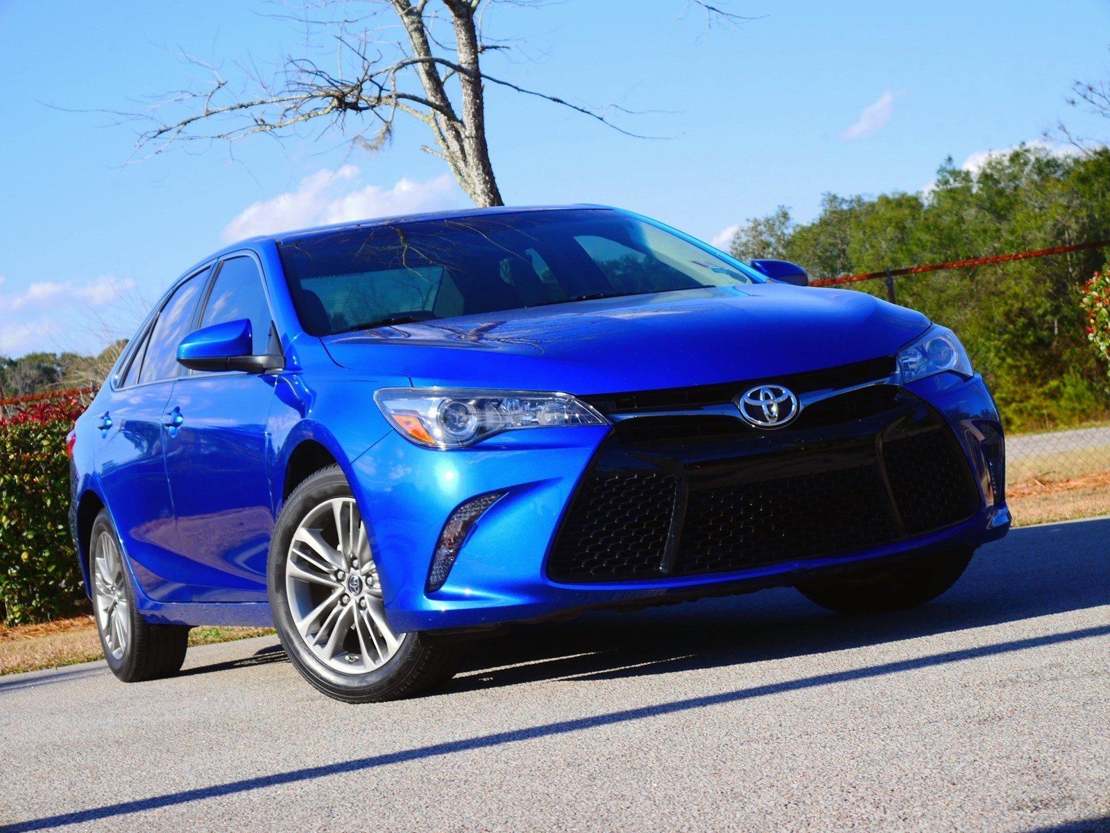 Pre-Owned 2017 Toyota Camry SE FWD 4D Sedan