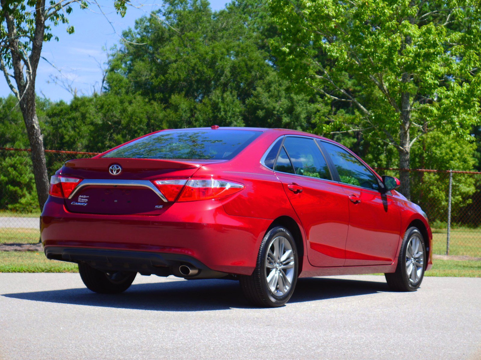 Pre-Owned 2016 Toyota Camry SE FWD 4D Sedan