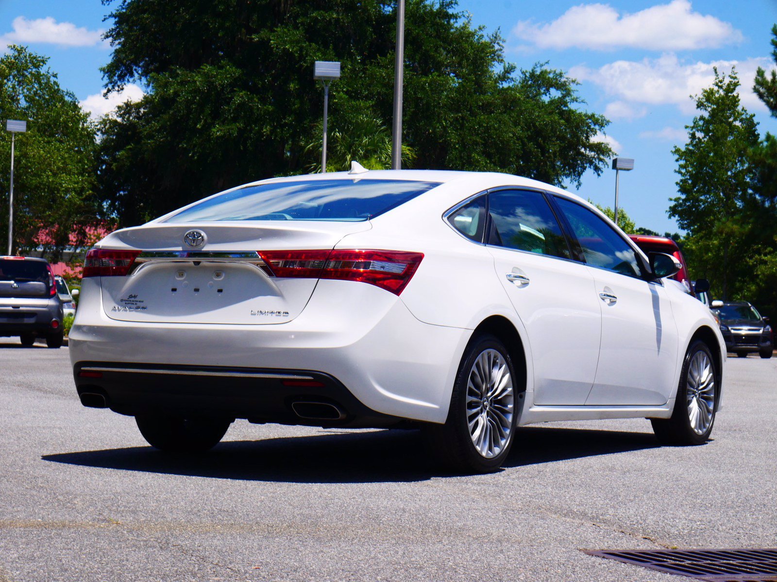 Certified Pre-Owned 2016 Toyota Avalon Limited FWD 4D Sedan