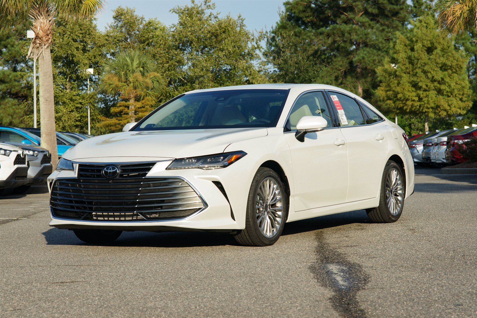 New 2020 Toyota Avalon Limited FWD 4