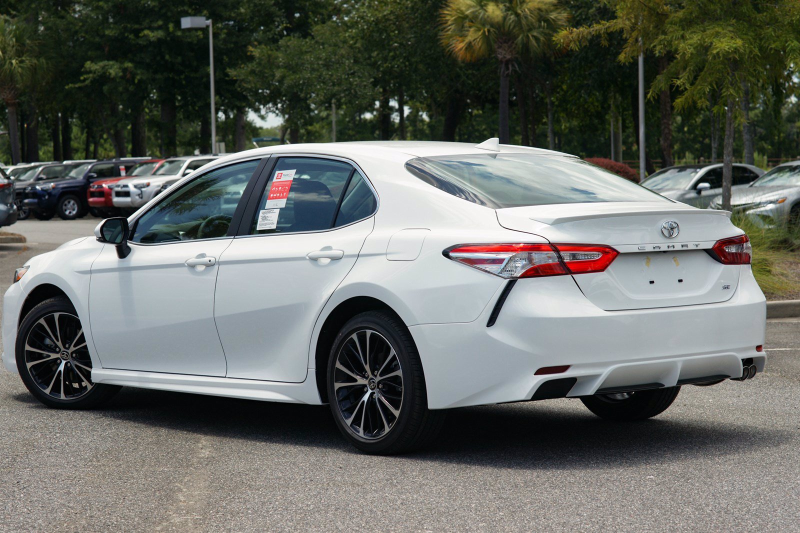 New 2020 Toyota Camry SE FWD 4D Sedan