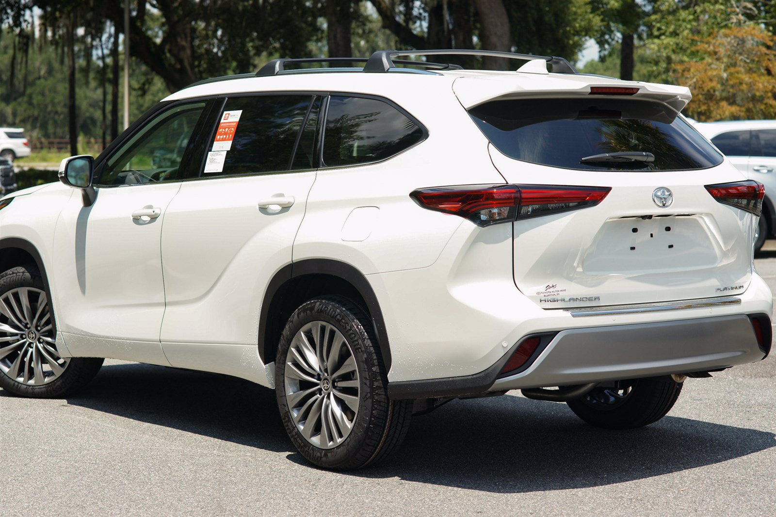 New 2020 Toyota Highlander Platinum FWD 4