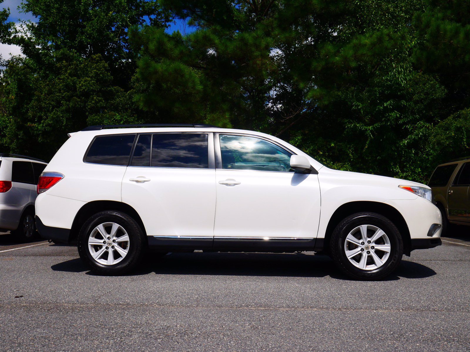 Pre Owned 2013 Toyota Highlander SE FWD 4D Sport Utility