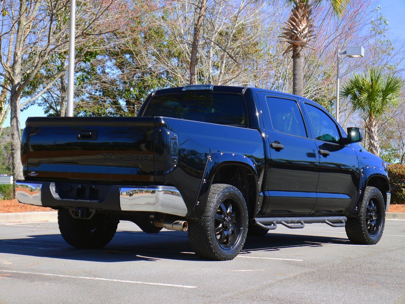 Pre-Owned 2016 Toyota Tundra SR5 4WD 4D CrewMax