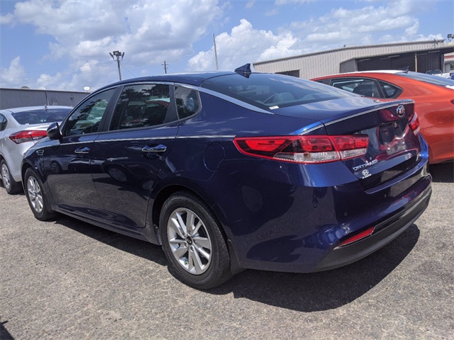 Pre-Owned 2017 Kia Optima LX FWD 4D Sedan