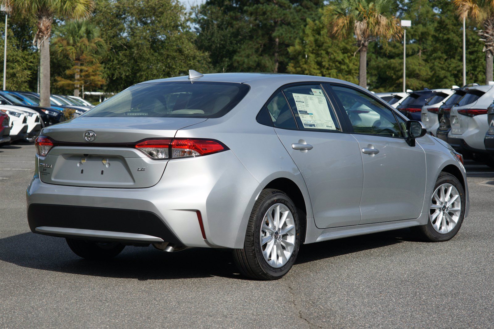 New 2021 Toyota Corolla LE FWD 4