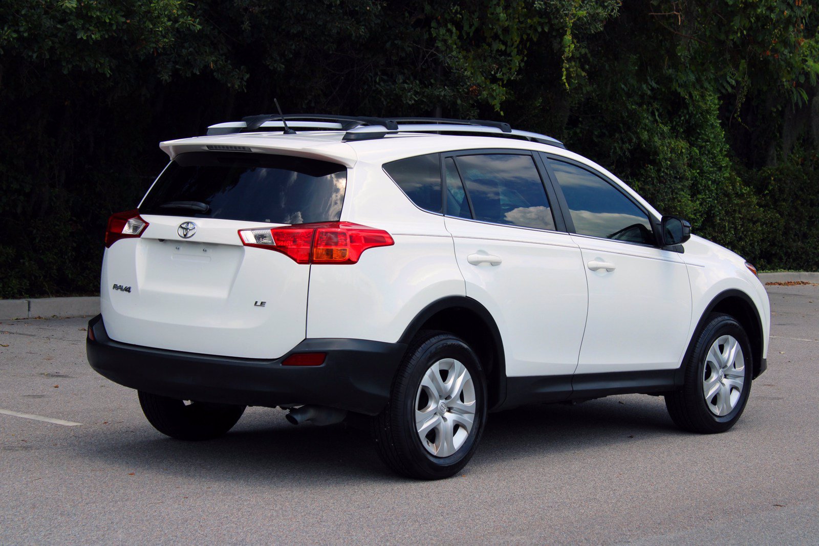 Pre Owned 2015 Toyota RAV4 LE FWD 4D Sport Utility