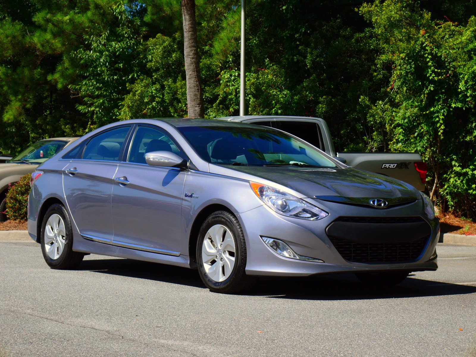 Pre-Owned 2015 Hyundai Sonata Hybrid Base FWD 4D Sedan