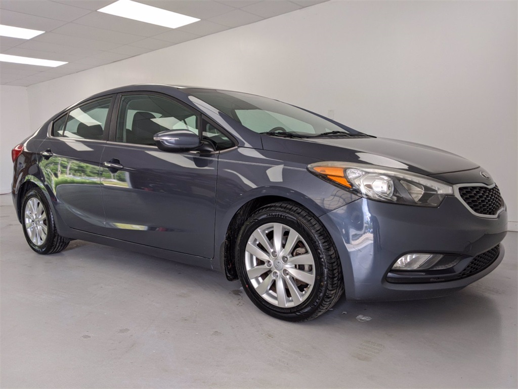 Pre-Owned 2015 Kia Forte EX FWD 4D Sedan